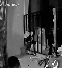 华舍170斤男子悬在18楼