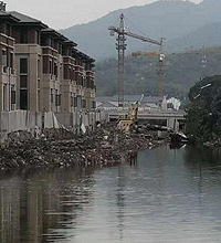 城南这个楼盘 竟然填河造房