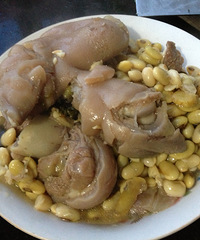有口福啦 黄豆焖猪脚
