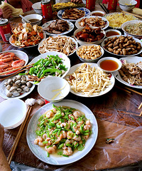 ���磬��ʵ�Եľ�������