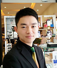 �У�88�꣬���ƣ�172cm���������ڻ��ң����������ε�����