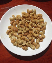 "【吃货随手拍】泰国菠萝饭+阿拉棒+腰果"