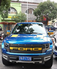 【个性街拍】路遇猛禽,皮卡车里的战斗机