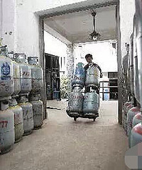 ��𡰱��ޡ�ʱ��11��1���𣬽���ʵ��ƿװҺ����ͳһ���͵���