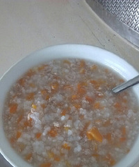 "宝宝辅食自己做,各种粥(带鱼煮粥是亮点)"