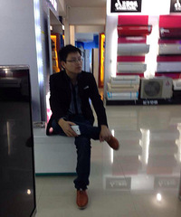 27�꣬���ƣ�������172cm��·�����ں���