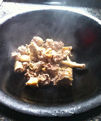 ���Ի���̨�ݡ���������һֻ