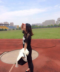 ����ʣŮ��Ȼ���Ű��� ���ǰ�Ц��Ů��