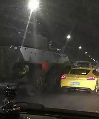 �����ڱ�ʱ��ײ��װ�׳�  ���������¹�����