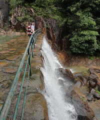 【旅游日记】温岭寒龙潭坑碰到大蜈蚣