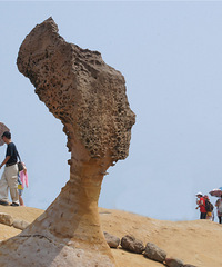 ����̨���У�����˵�е�Ů��ͷ