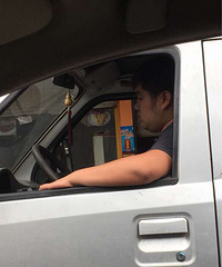 ���˾ͱ𿪳���