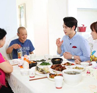 �з���ĸ��Ů���п��� Ů���б�Ҫȥ��������̸̸��