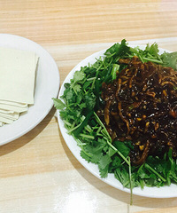 ��ʵ�ϵĶ����˹ݣ������óԵģ�