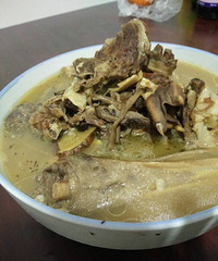 "梓林大拇指买的茶树菇变质了,有好多白色的"