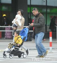 �������˸�Ů��ס���˼�ȥ�� ���ǻ��ǰ�����������