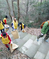 ������ɽ������Ҳ�õ����ˣ�С������ͦƴ�ģ�