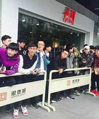 ȫ���ö���ж����޹�+ͨ���Ŷ�+ҡ�ţ�ֻΪ��˫Ь��