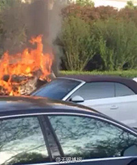 ����һ˲�䣬�ɷ�ͻȻ��һ���ٶ�������������������...