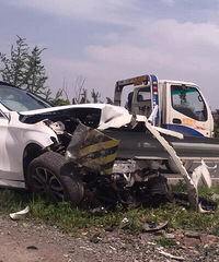 ����һ̨�����Լݳ���������ײû��