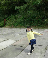 �ڼ�С����������ɽ֮��