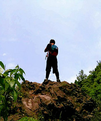划岩山走起,下雨天真的是变滑岩山了!