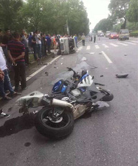 ��һ��25���Ħ�г�ײ��3����������������������ˡ�