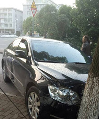 ��������ʮ��·�� ײ����