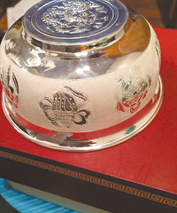 黄岩大姐花七千多买了银碗银杯,结果…
