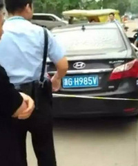 �㽭һ��ү�����ų���ͻȻһ���۾��ߴ����ű����ι�