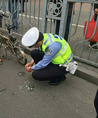 �Ͼ�Ů���ﳵ����Ʊ��飬�����ٸ�Ӳ�ҽ�����