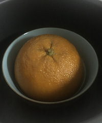 "盐蒸橙子治咳嗽,真是谁吃谁知道啊,味道太可怕了,但是疗效奇好