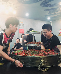 小馋猫龙虾免费试吃,嗨你的龙虾,不这是我的龙虾
