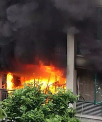 Ũ�̹���������ֱ�Ӵ�3¥����3��Ů���������