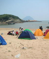 ��AA��Լ������9-10������ɳ�쵺¶Ӫ����¶���ӰԼ���ˣ�