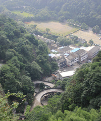 穿越五老巅——华峰,悬崖陡峭,群峰林立。