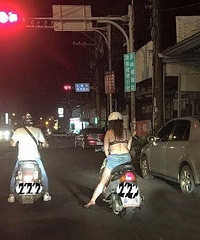 ����ô���𣿰���Ůֻ�������ﳵ��