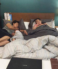 �����˼�չʾ���ɵ�һƬ�����˸����ϰࡰ�������˯һ����