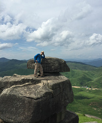 ԧ��ͷ�ݳ���һ�������������������صĸ�ɽ�ݳ�