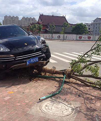 ̨���������ı�ʱ��ײ���� Ԥ�����߰���