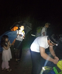四大一小黑夜冒雨出发,大坑沙露营