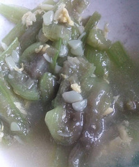 "有苦味的蒲瓜不能吃,变黑了丝瓜呢"