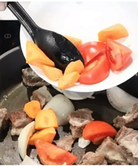 �����ƺ��ţ����ɫ���ˣ��ڸ�����