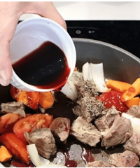 �����ƺ��ţ����ɫ���ˣ��ڸ�����