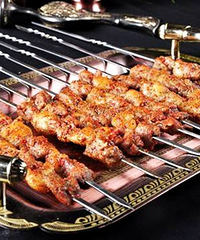 【免费试吃】来这里大口吃肉,大碗喝酒,体验异域北疆!