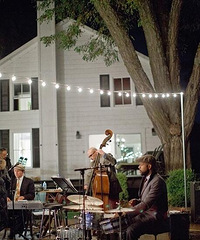 �ڻ���ǰһ�̣�����Ӧ������14���£�