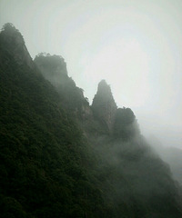 雨中穿进三清山