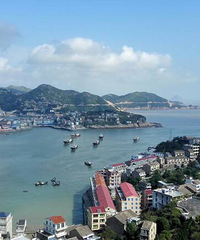 站在山顶看石塘