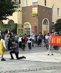 ���ˣ������ѵ����ǰ���ķ�Ĺ��