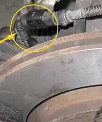 �ó����䣺��û�ɲ��Ƭ���𱻿ӣ�һ���ӽ���Ū��ɲ��Ƭ��������